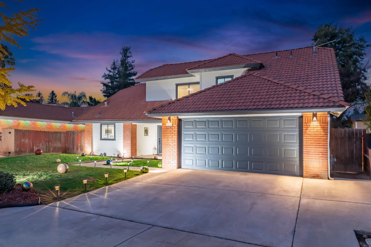 2094 E El Paso Ave, Fresno, CA 93720