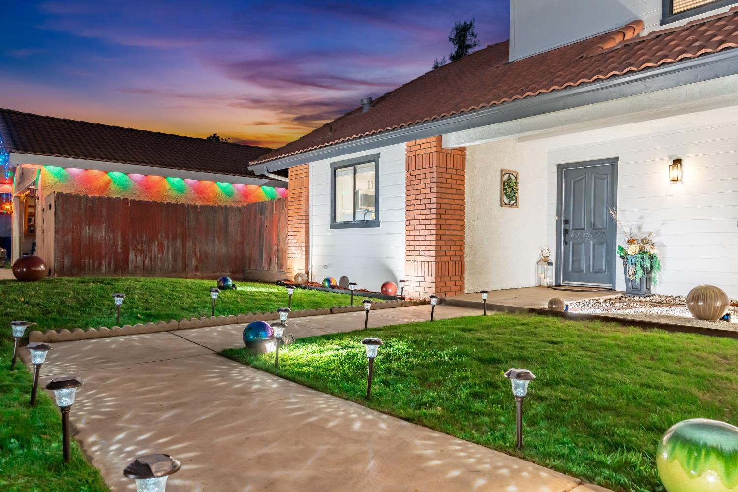 2094 E El Paso Ave, Fresno, CA 93720