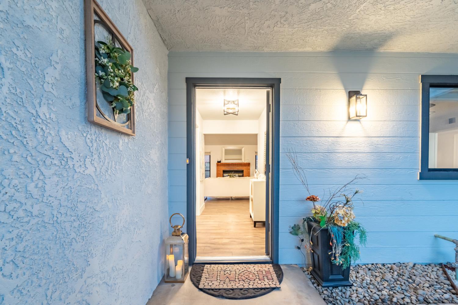 2094 E El Paso Ave, Fresno, CA 93720