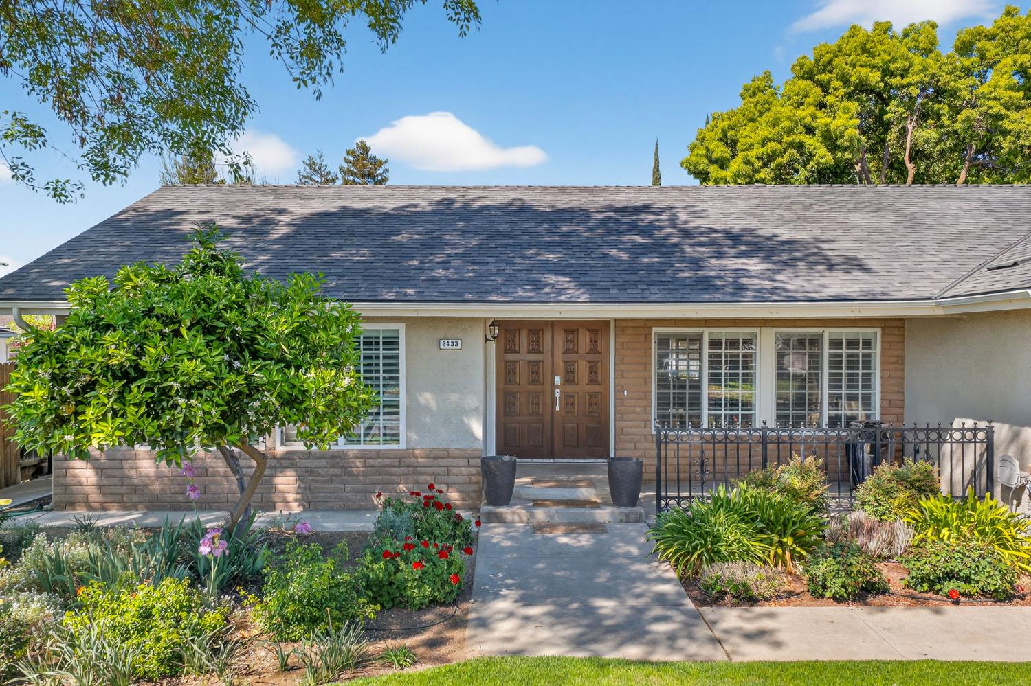 2433 W 3rd St, Madera, CA 93637