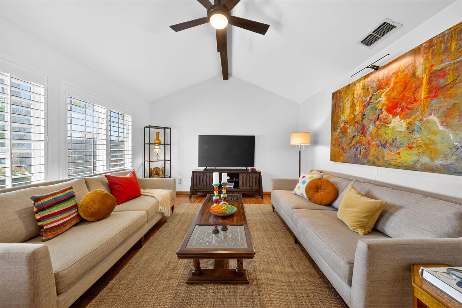 2433 W 3rd St, Madera, CA 93637