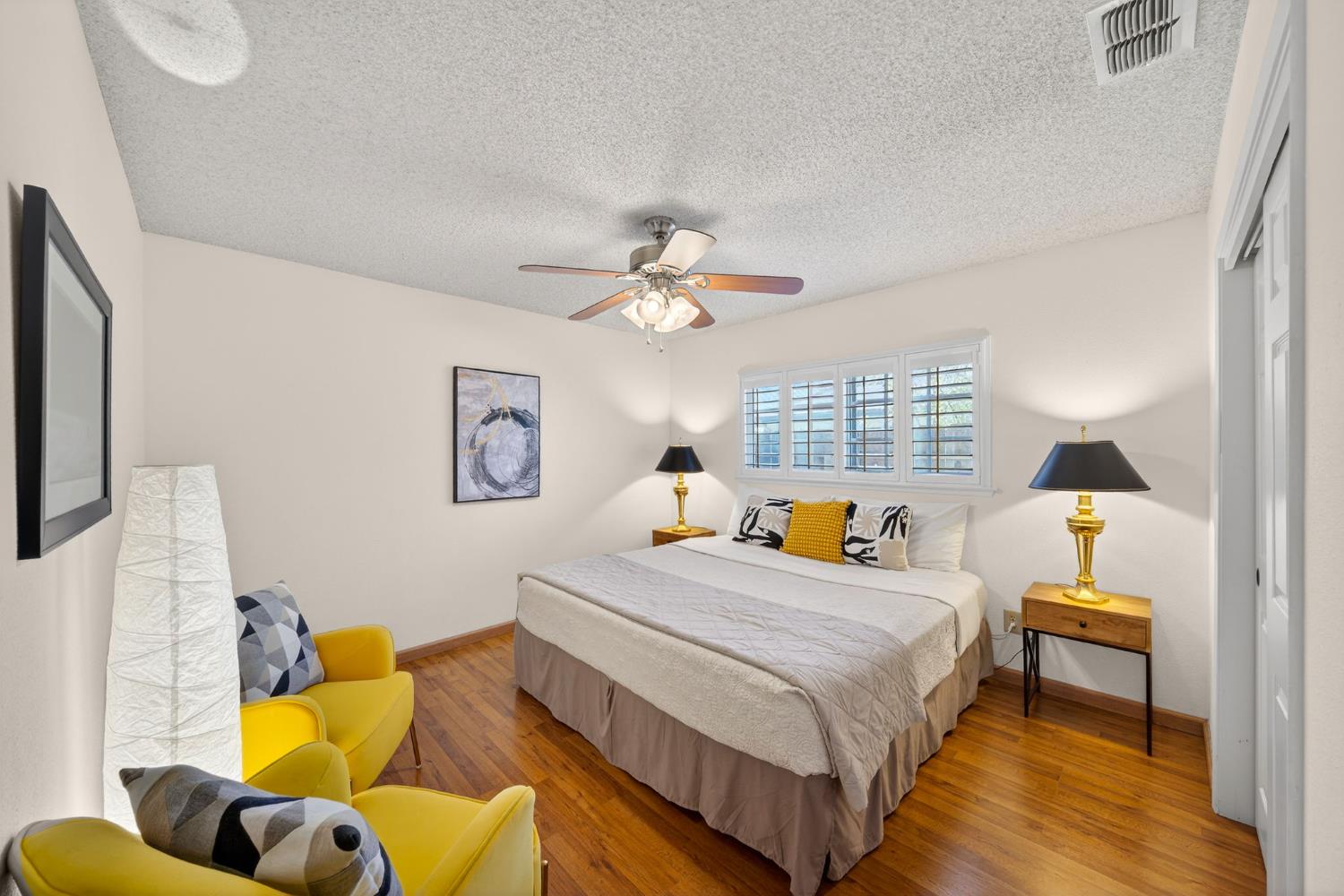 2433 W 3rd St, Madera, CA 93637