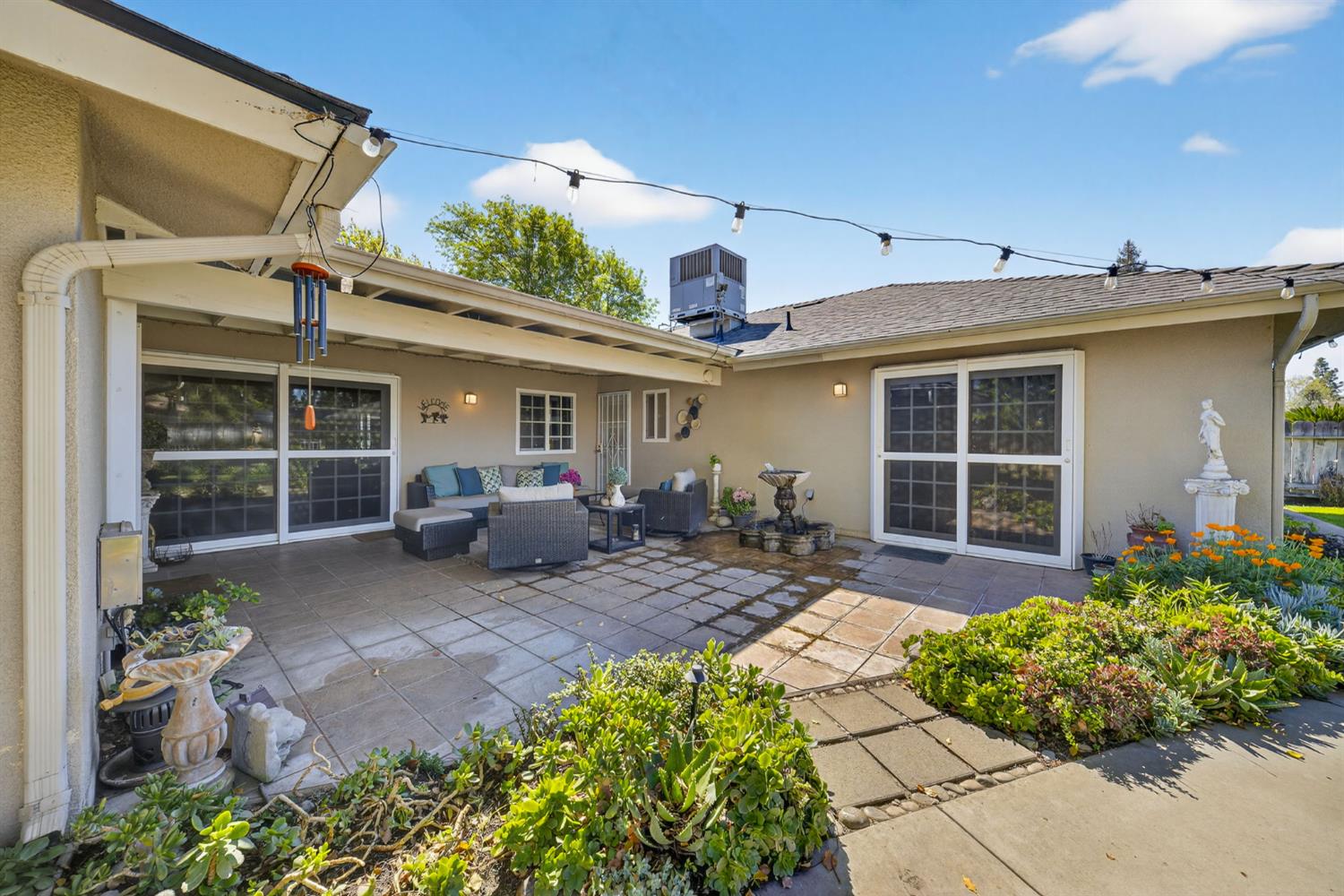 2433 W 3rd St, Madera, CA 93637