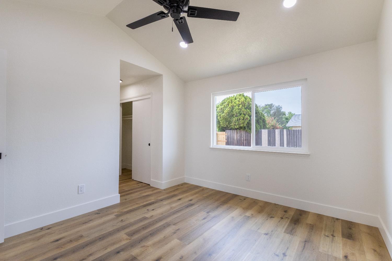 3094 Timmy Ave, Clovis, CA 93612