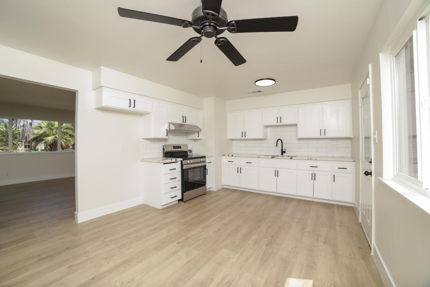 3231 W Indianapolis Ave, Fresno, CA 93722