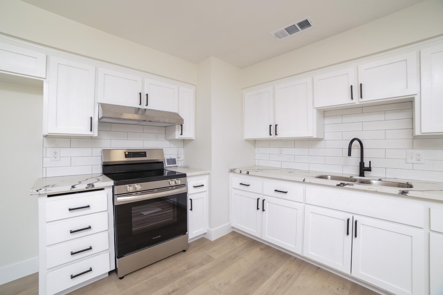 3231 W Indianapolis Ave, Fresno, CA 93722