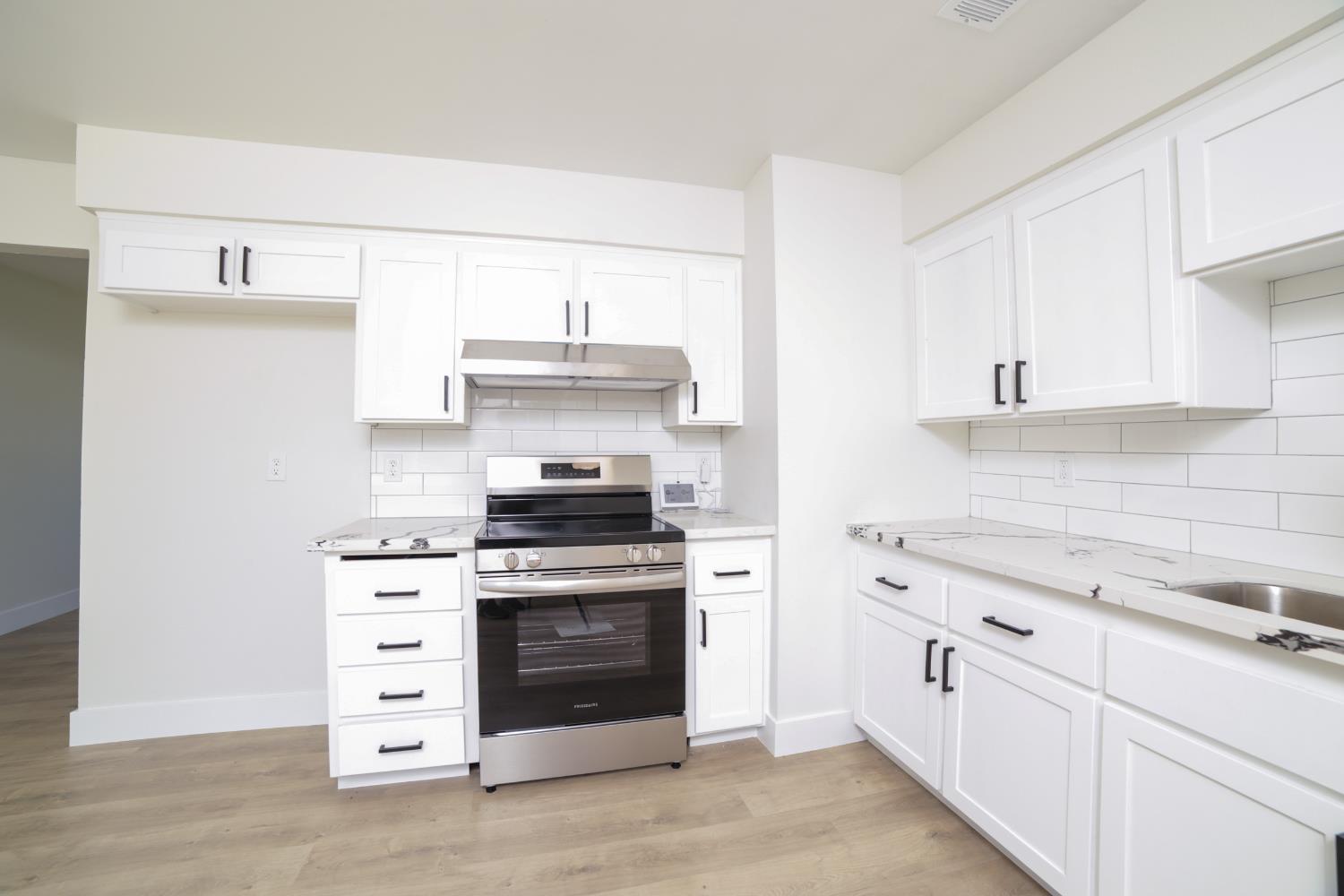 3231 W Indianapolis Ave, Fresno, CA 93722