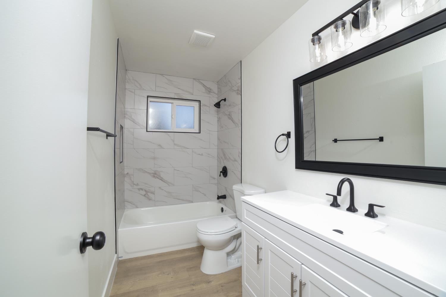 3231 W Indianapolis Ave, Fresno, CA 93722