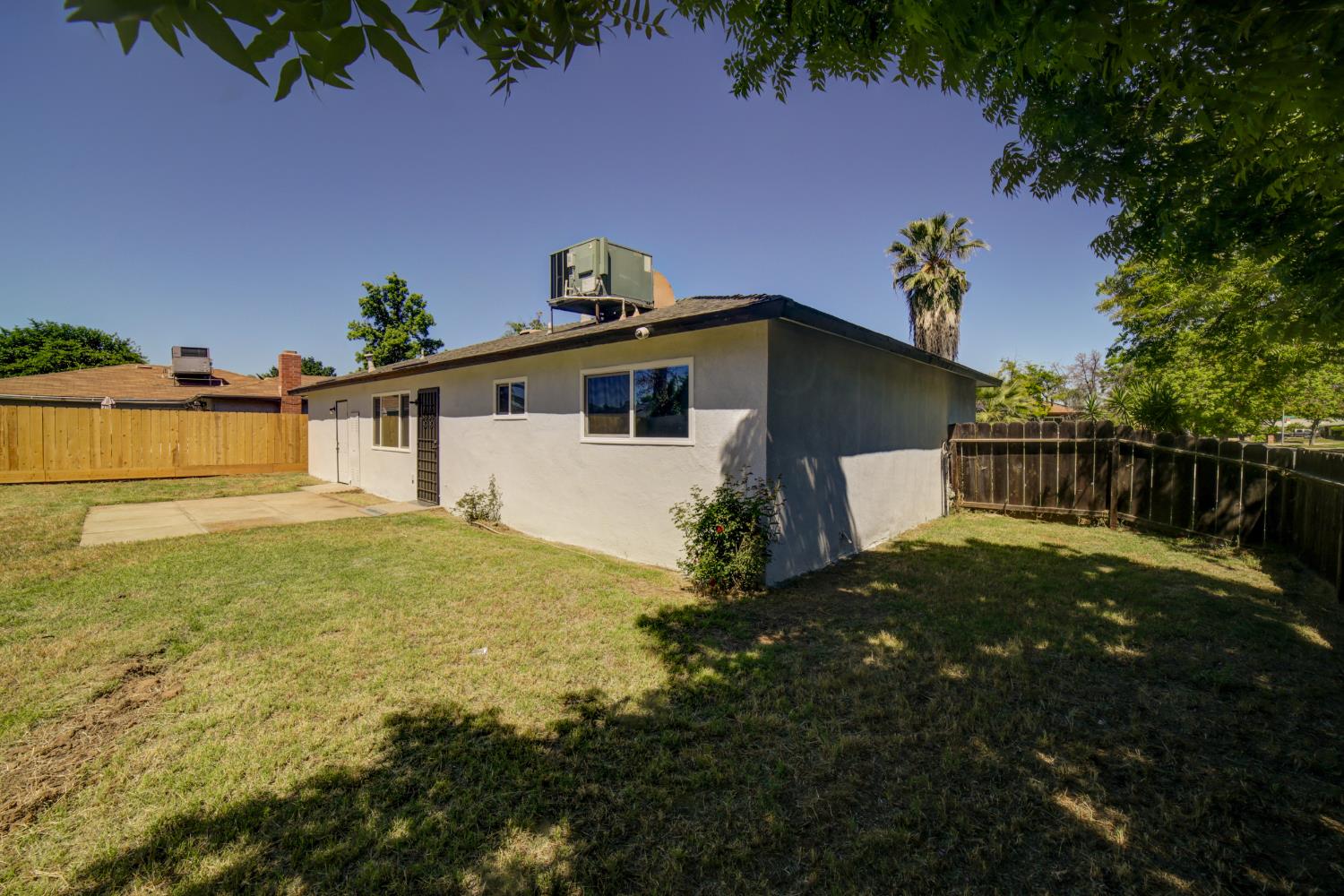 3231 W Indianapolis Ave, Fresno, CA 93722
