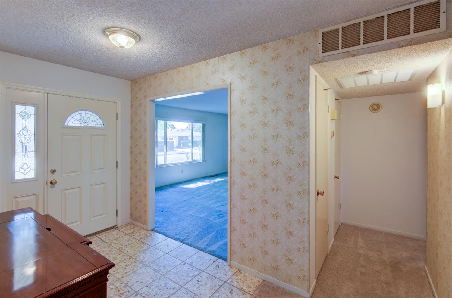 6656 N Dearing Ave, Fresno, CA 93710