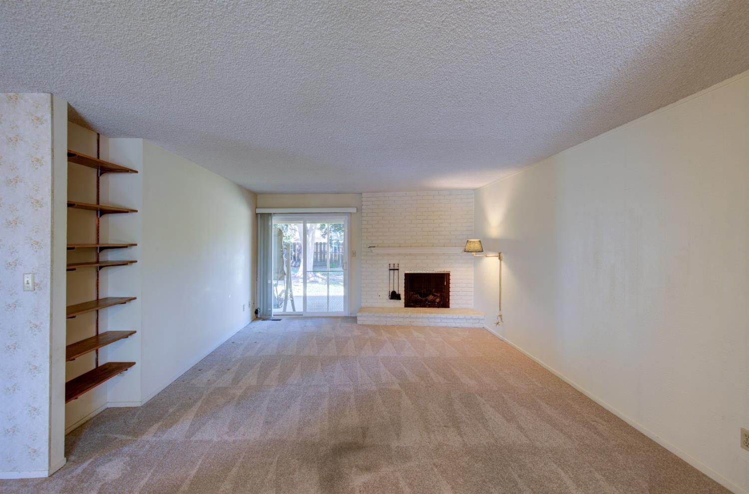 6656 N Dearing Ave, Fresno, CA 93710