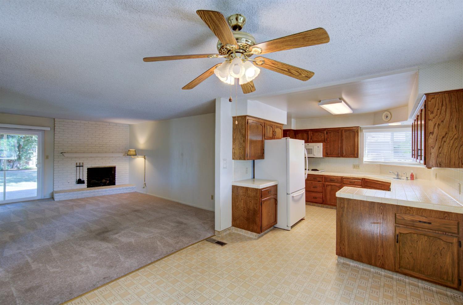 6656 N Dearing Ave, Fresno, CA 93710