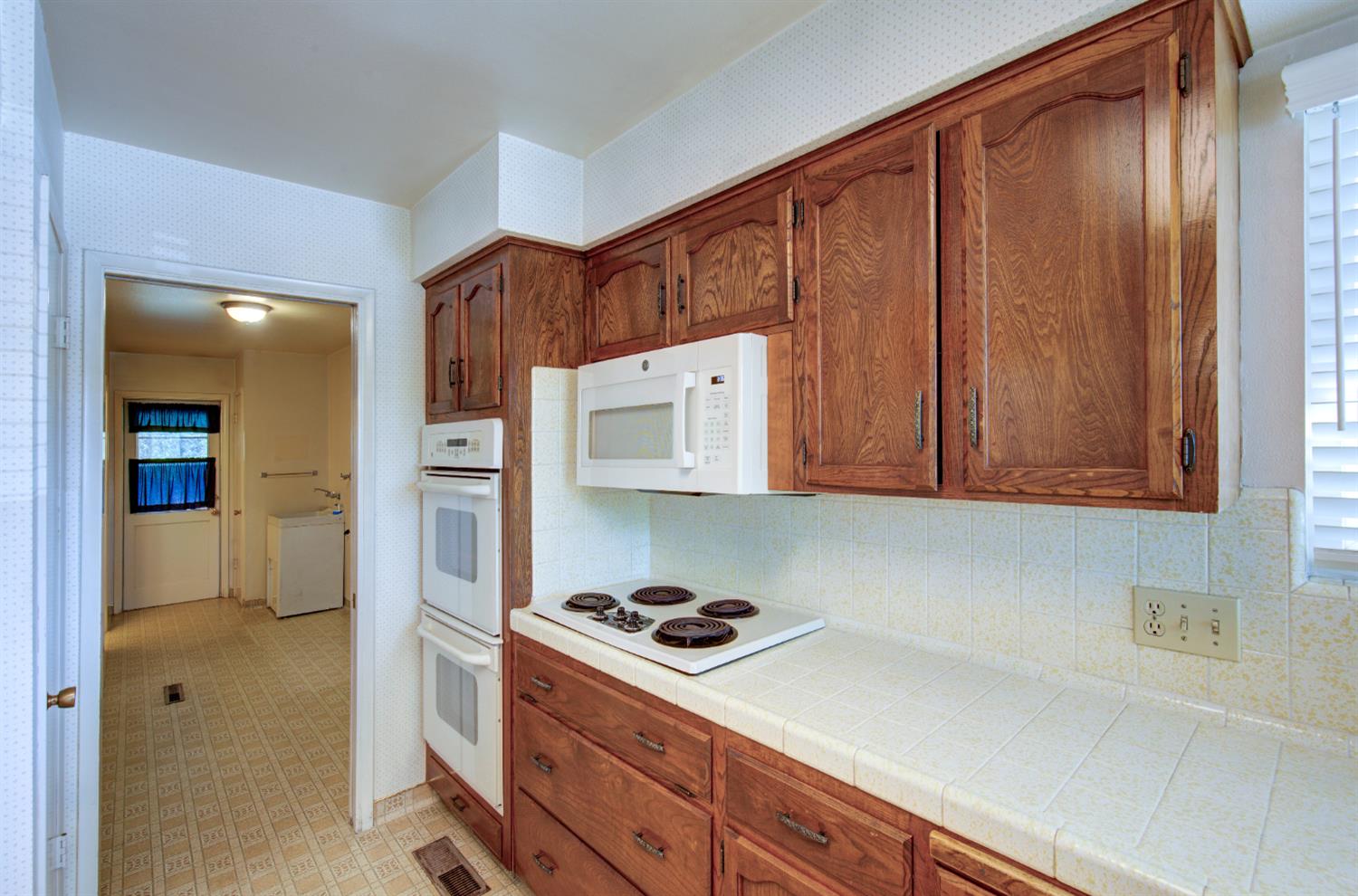 6656 N Dearing Ave, Fresno, CA 93710