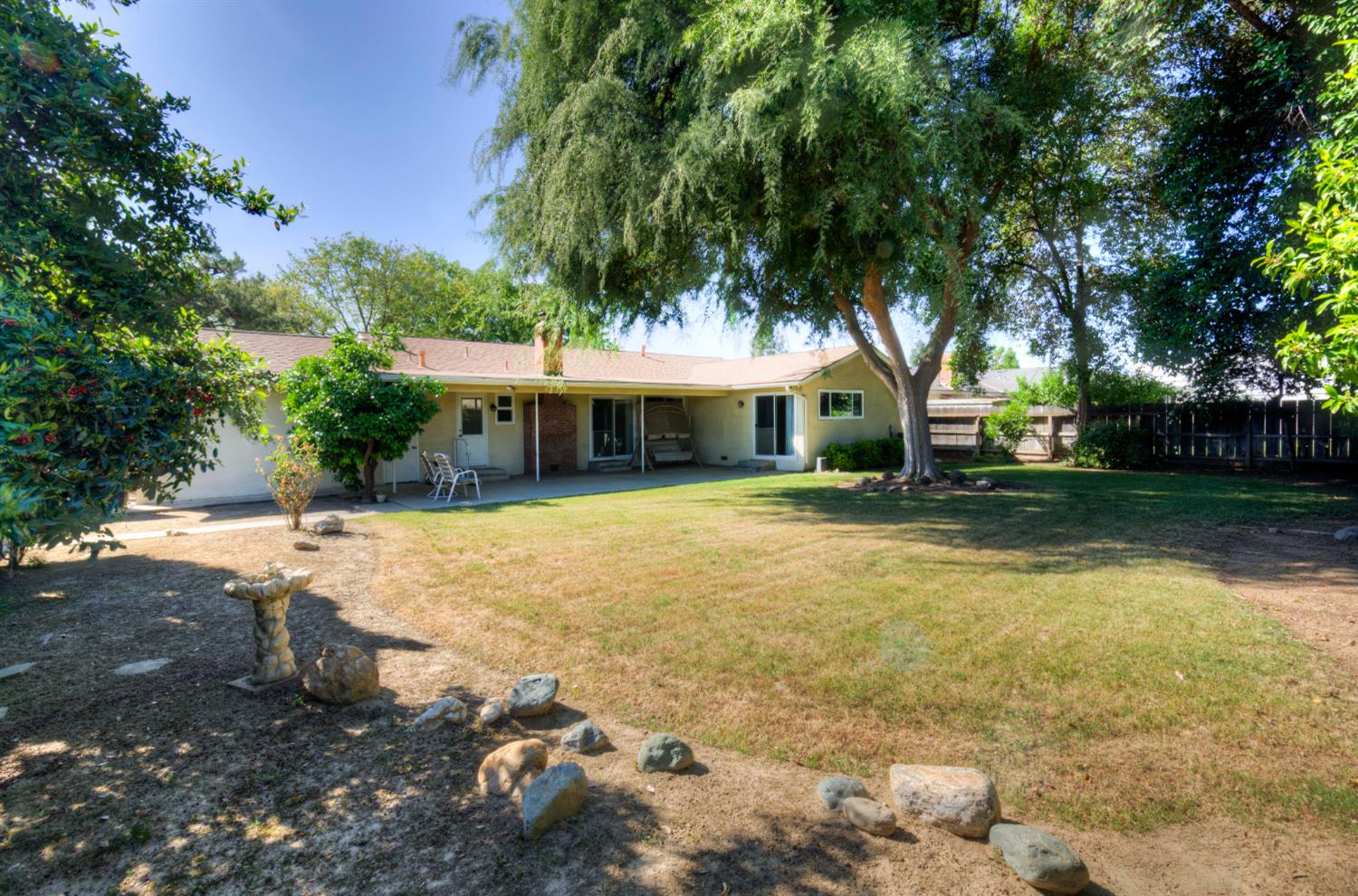 6656 N Dearing Ave, Fresno, CA 93710