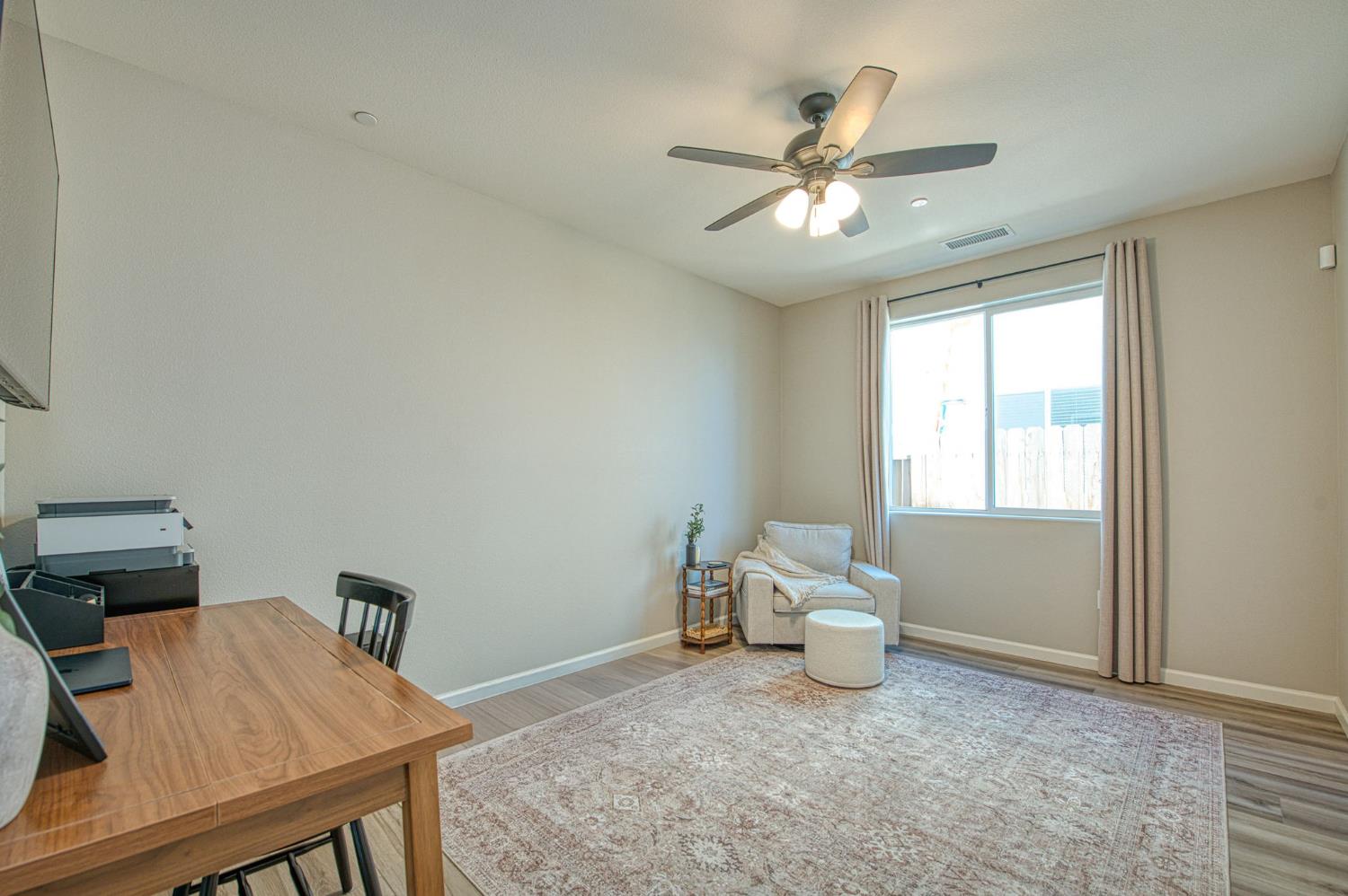 1275 Traverse Dr S, Madera, CA 93636