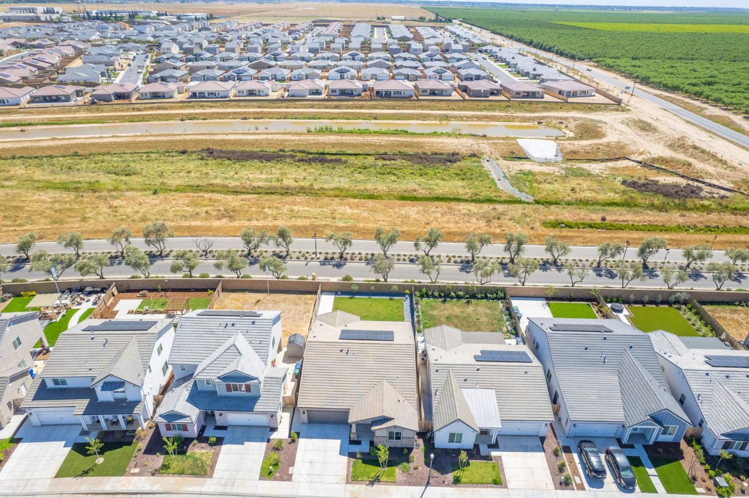 1275 Traverse Dr S, Madera, CA 93636