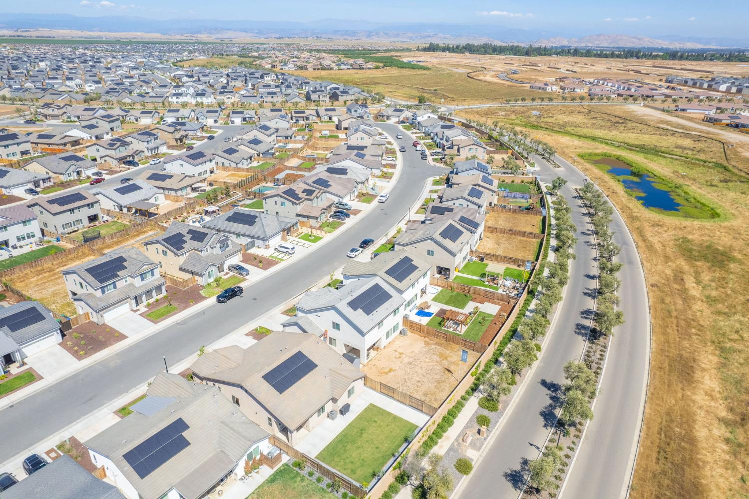 1275 Traverse Dr S, Madera, CA 93636