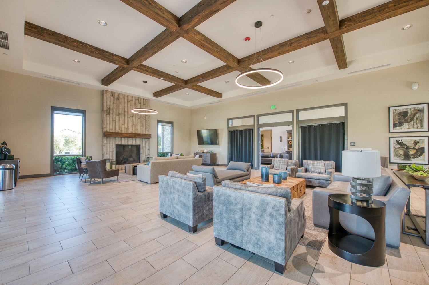 1275 Traverse Dr S, Madera, CA 93636