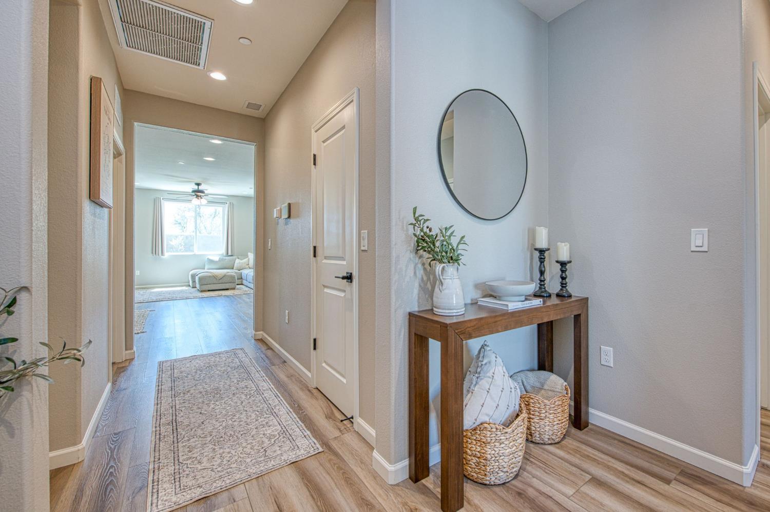 1275 Traverse Dr S, Madera, CA 93636