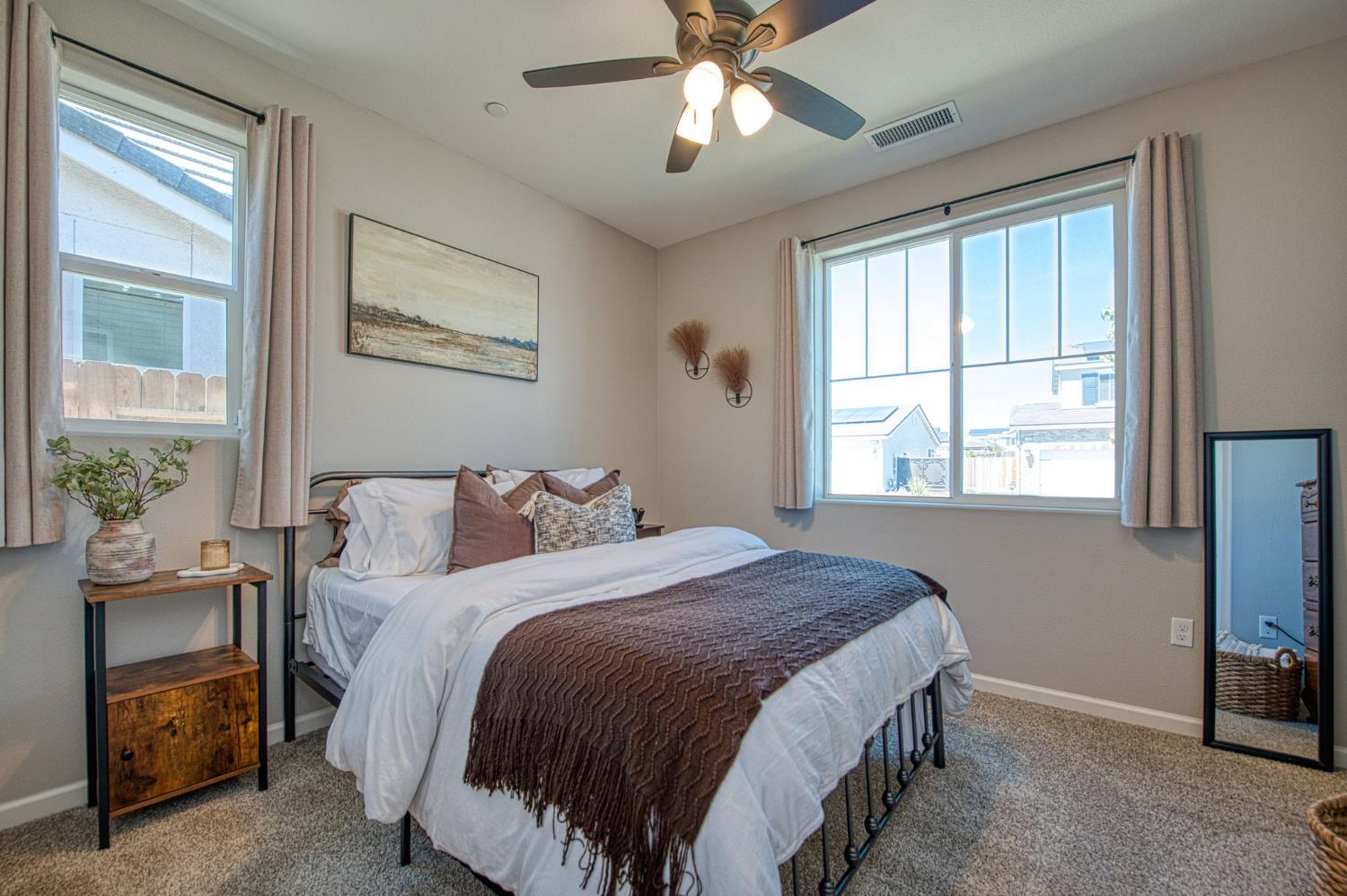 1275 Traverse Dr S, Madera, CA 93636