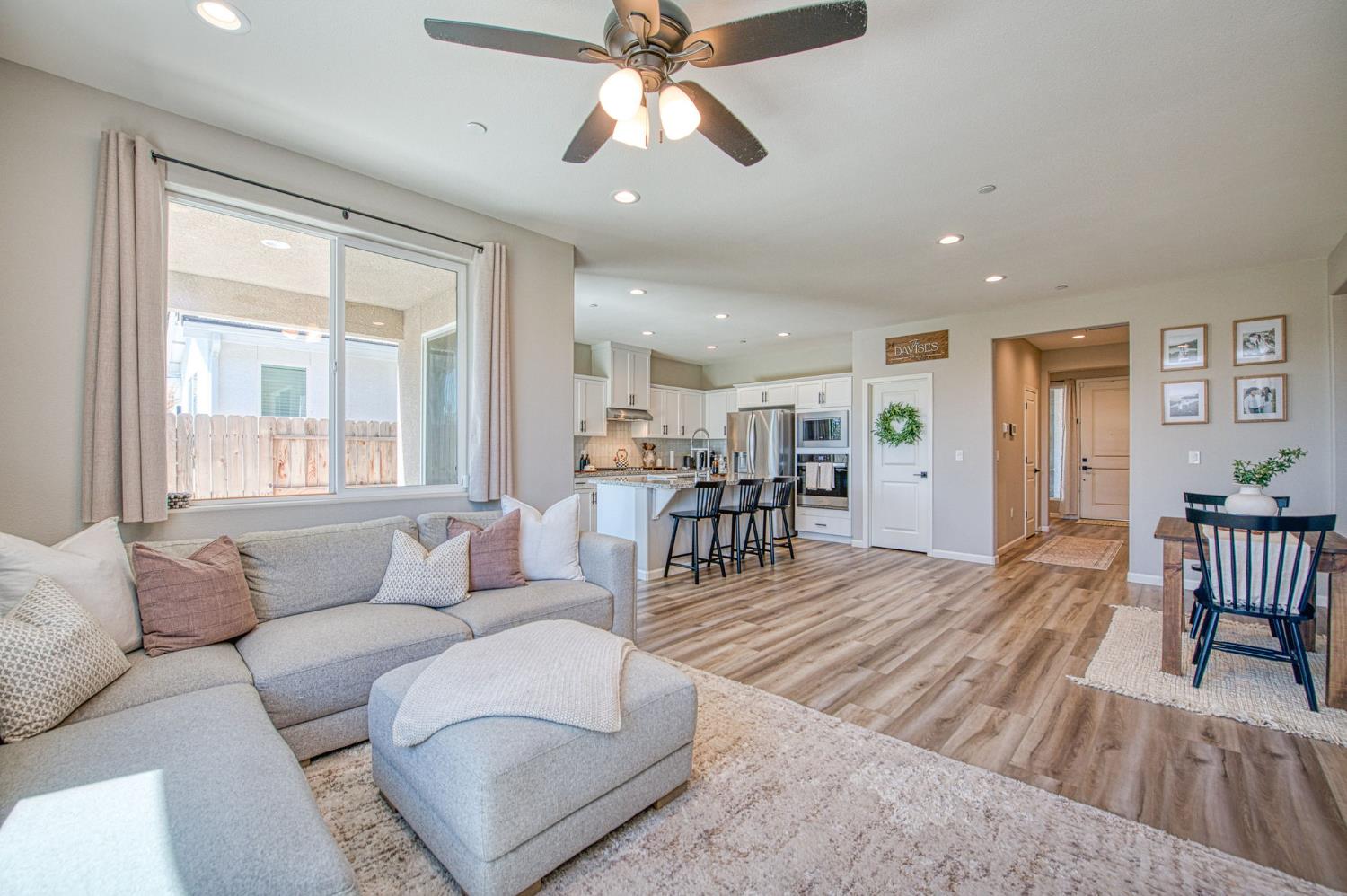 1275 Traverse Dr S, Madera, CA 93636