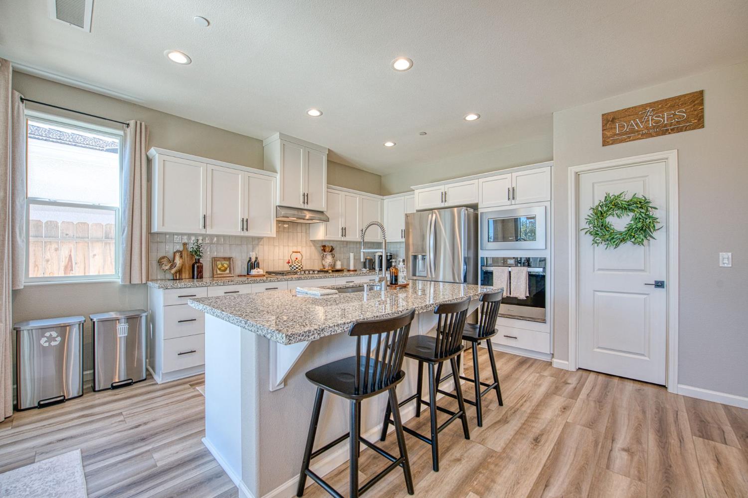 1275 Traverse Dr S, Madera, CA 93636