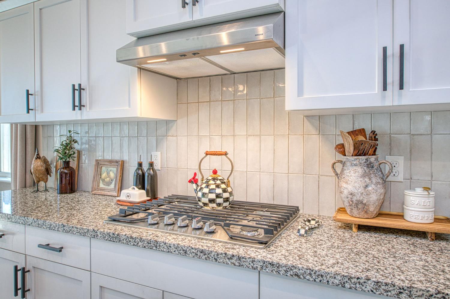 1275 Traverse Dr S, Madera, CA 93636