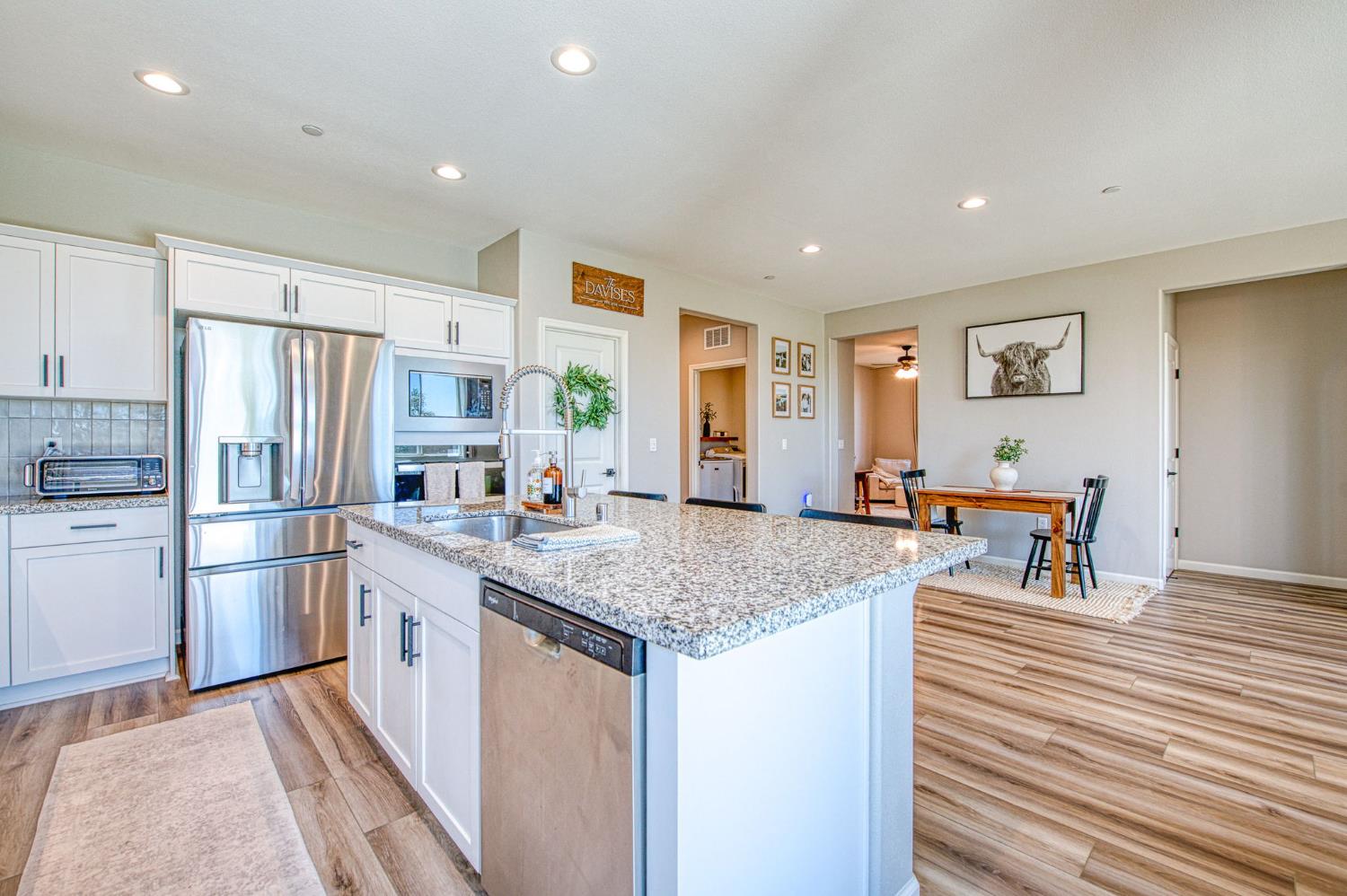 1275 Traverse Dr S, Madera, CA 93636