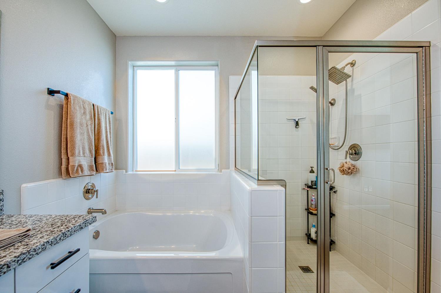 1275 Traverse Dr S, Madera, CA 93636