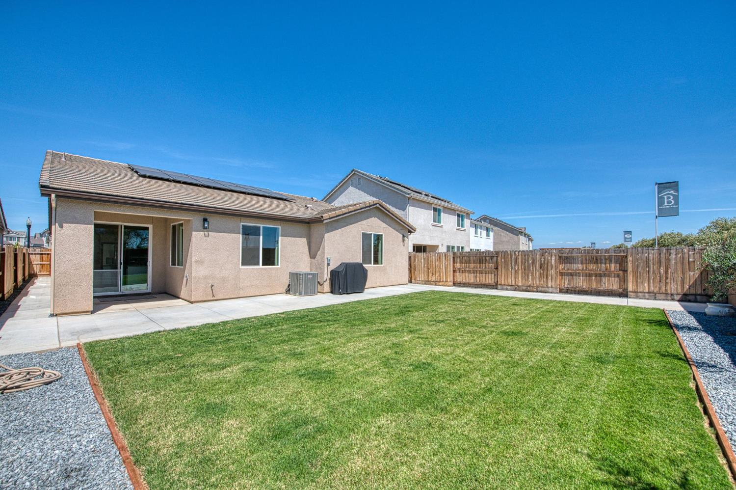 1275 Traverse Dr S, Madera, CA 93636