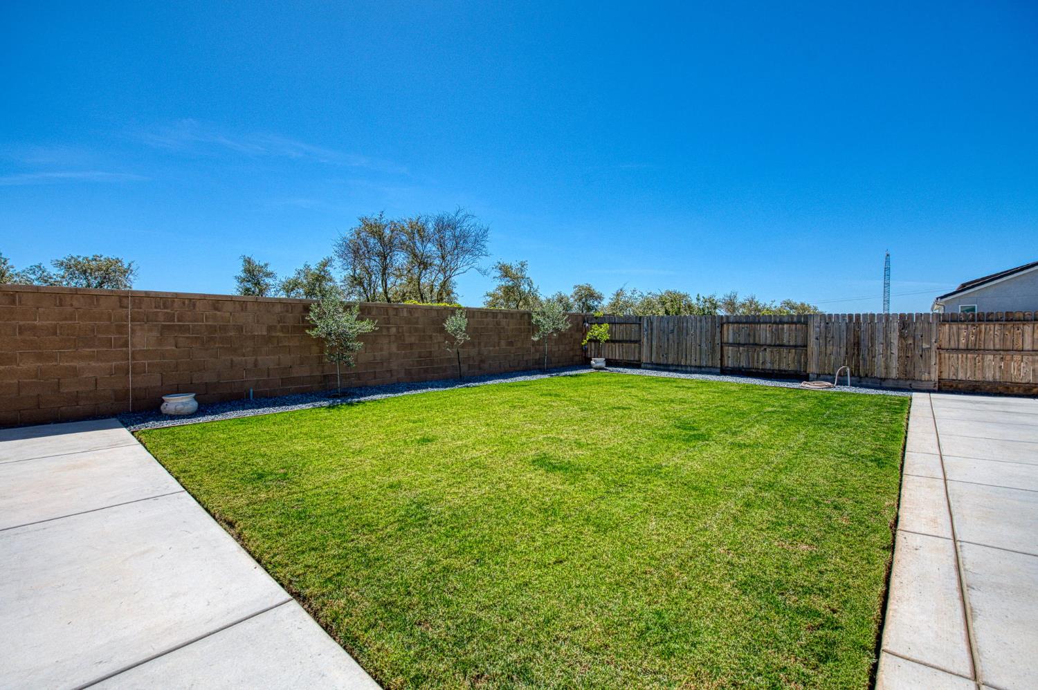 1275 Traverse Dr S, Madera, CA 93636