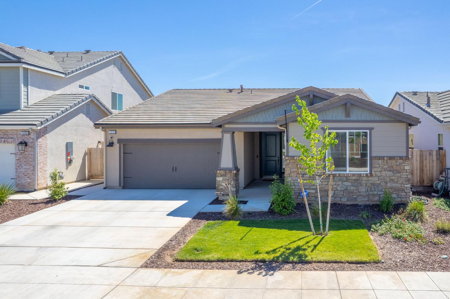 1275 Traverse Dr S, Madera, CA 93636