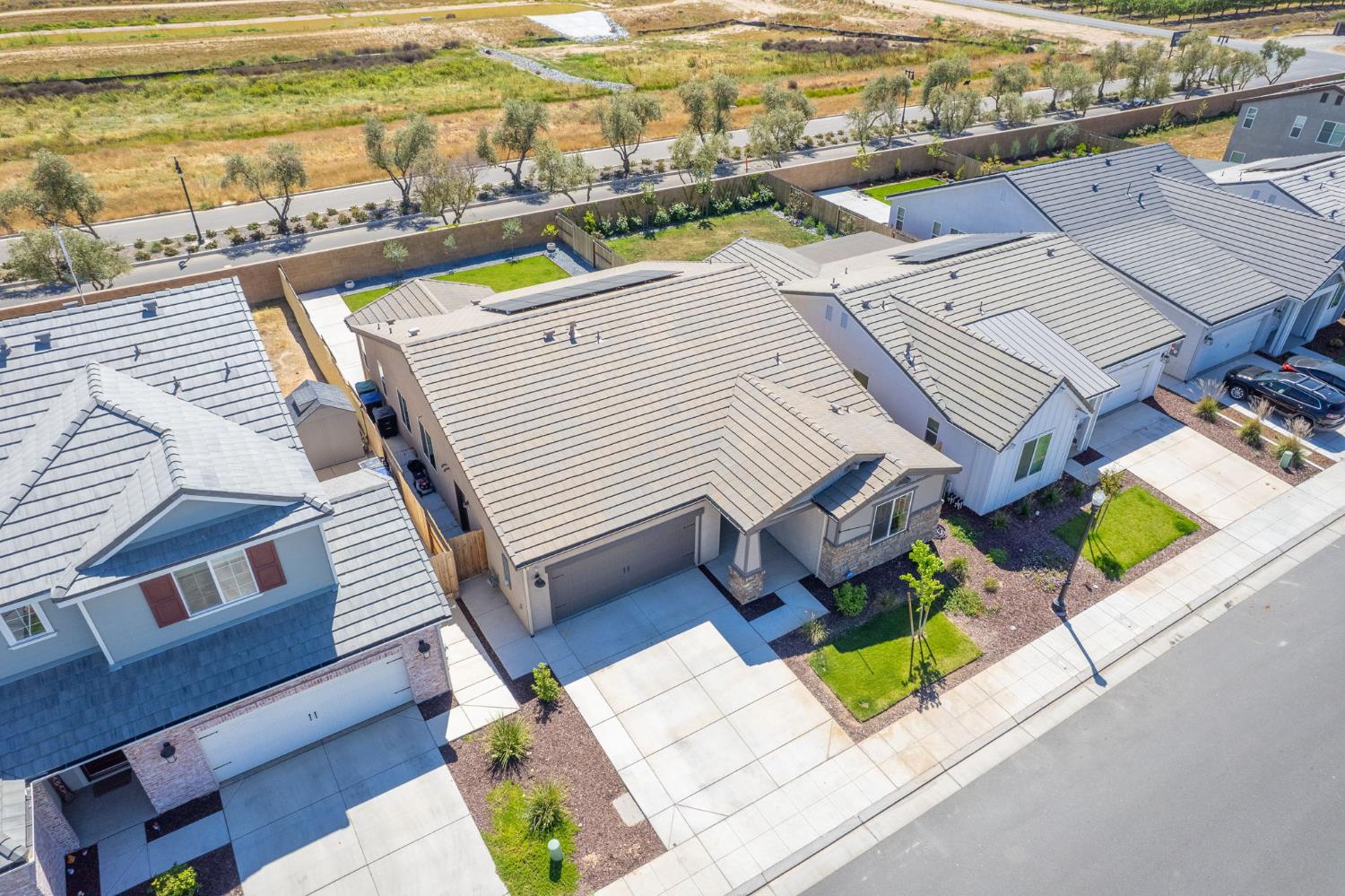 1275 Traverse Dr S, Madera, CA 93636