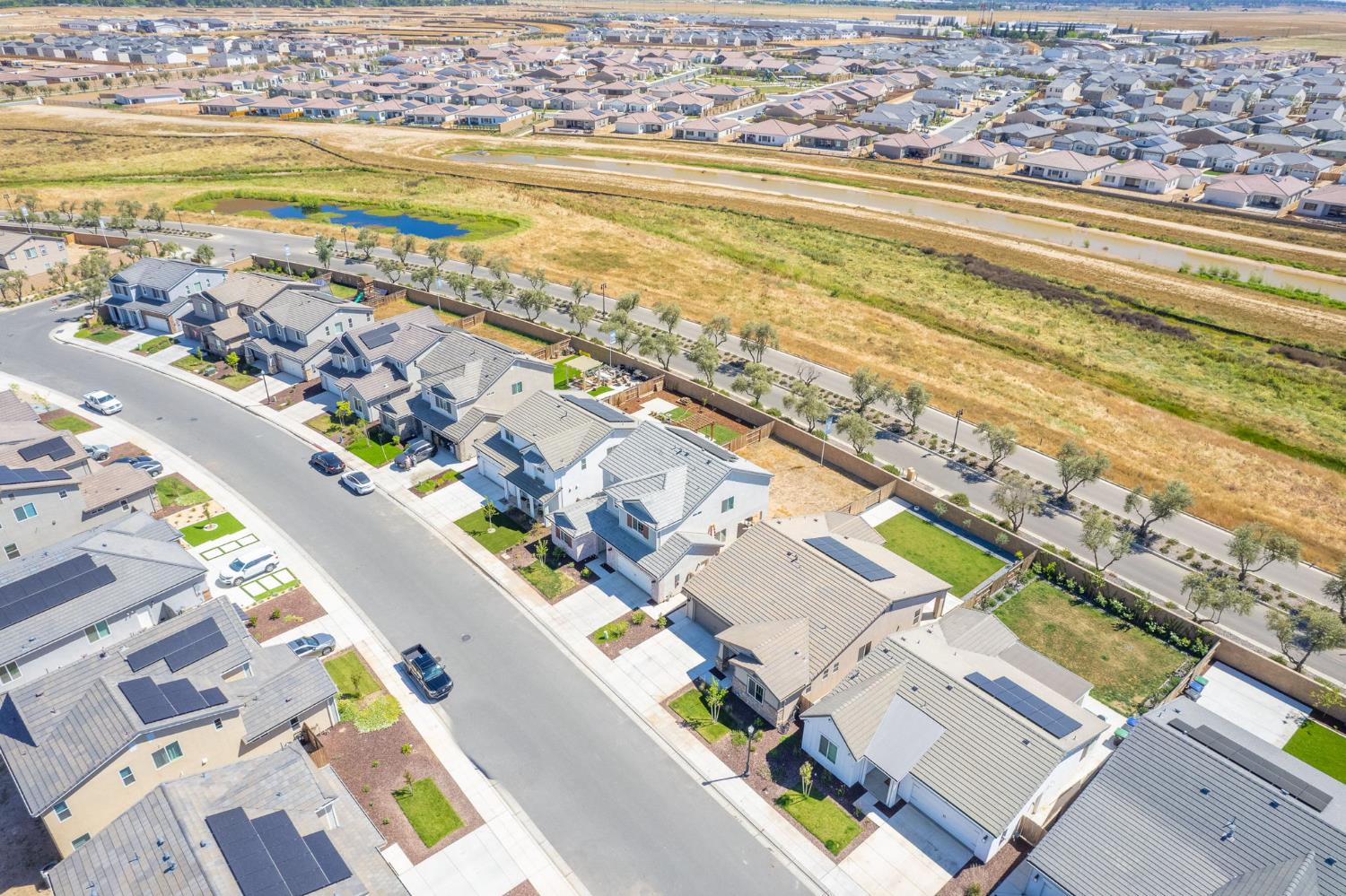 1275 Traverse Dr S, Madera, CA 93636