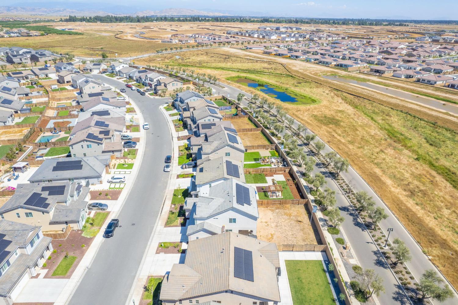 1275 Traverse Dr S, Madera, CA 93636