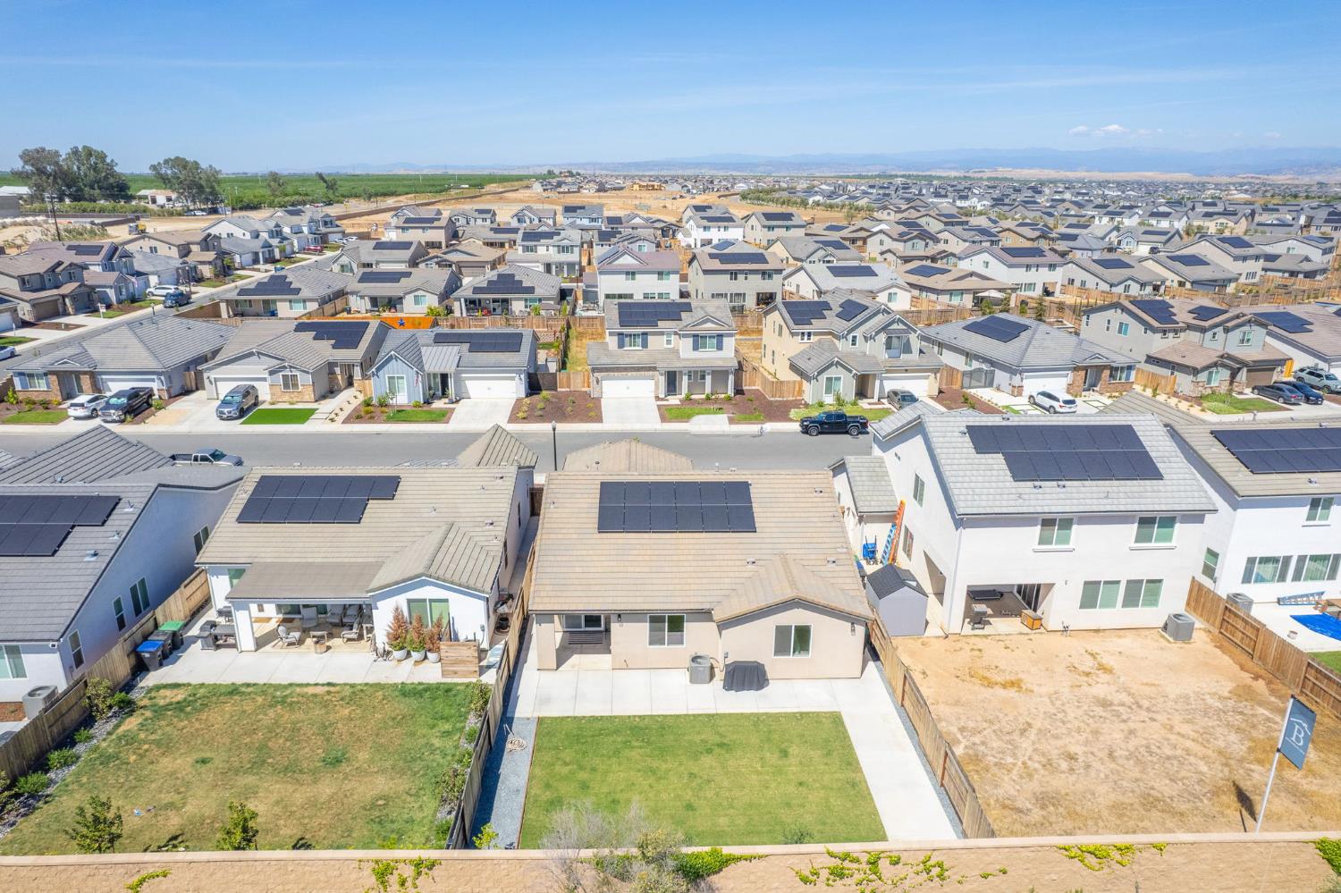 1275 Traverse Dr S, Madera, CA 93636