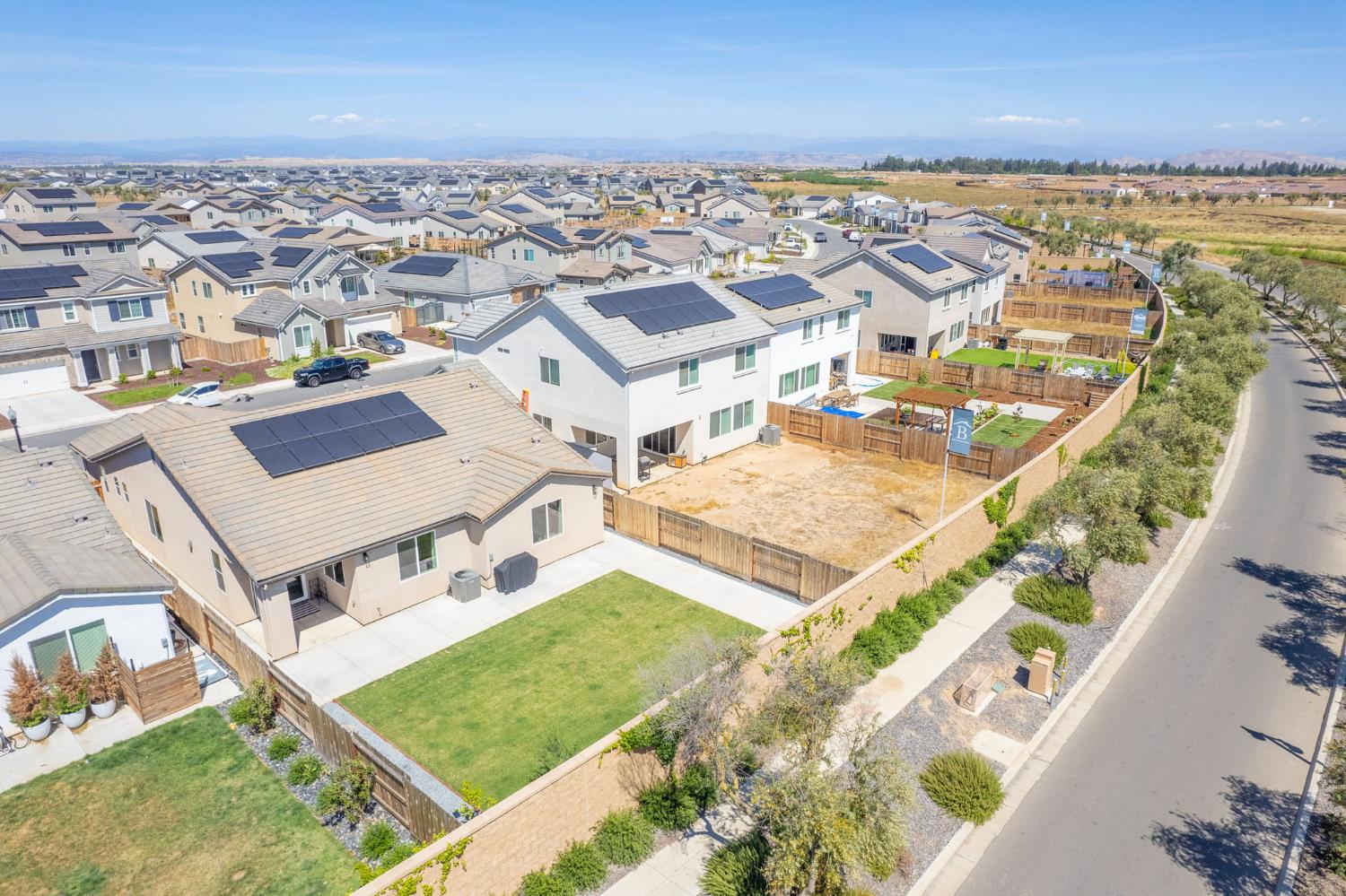 1275 Traverse Dr S, Madera, CA 93636