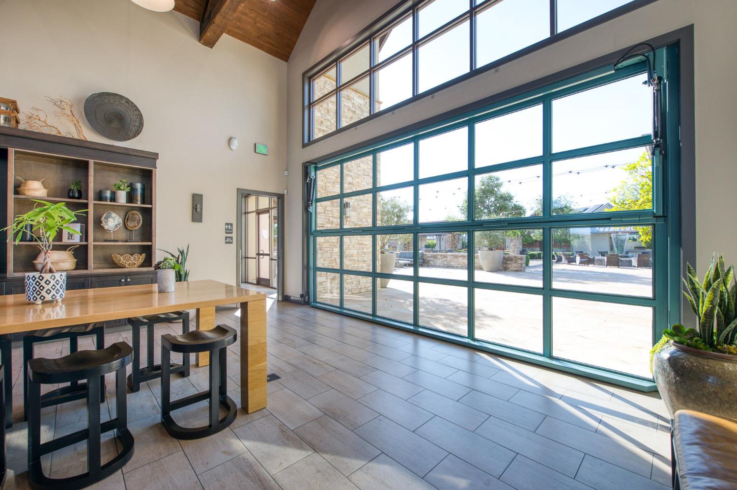 1275 Traverse Dr S, Madera, CA 93636