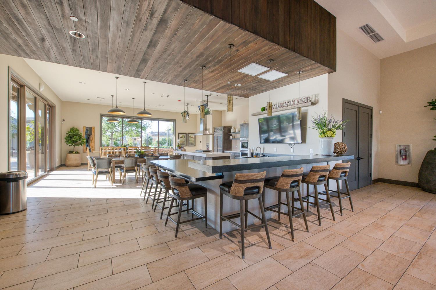 1275 Traverse Dr S, Madera, CA 93636