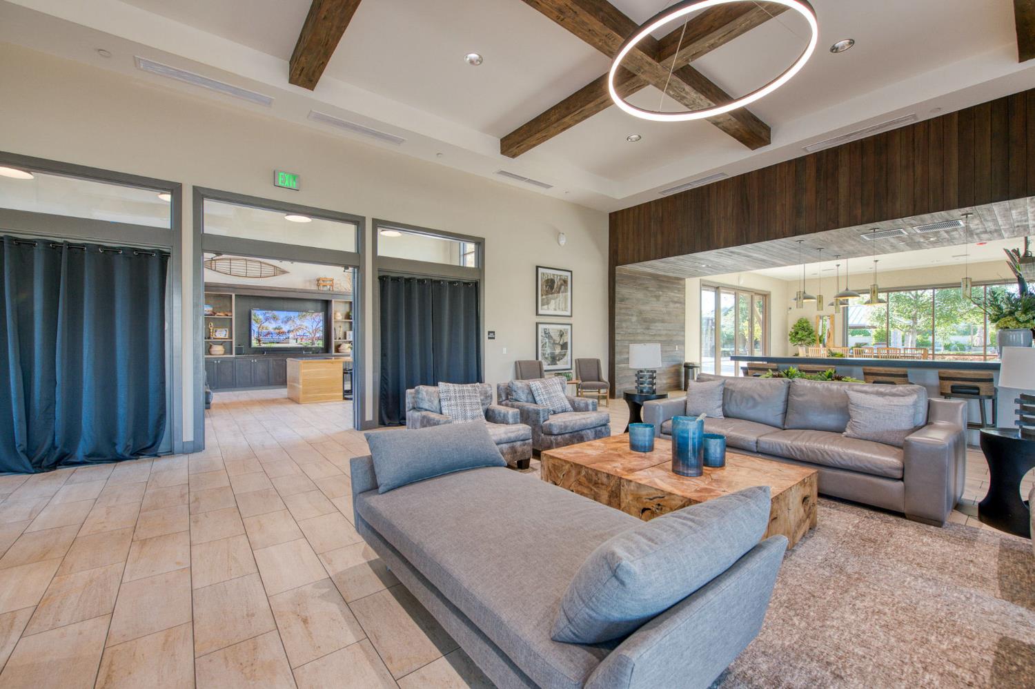 1275 Traverse Dr S, Madera, CA 93636