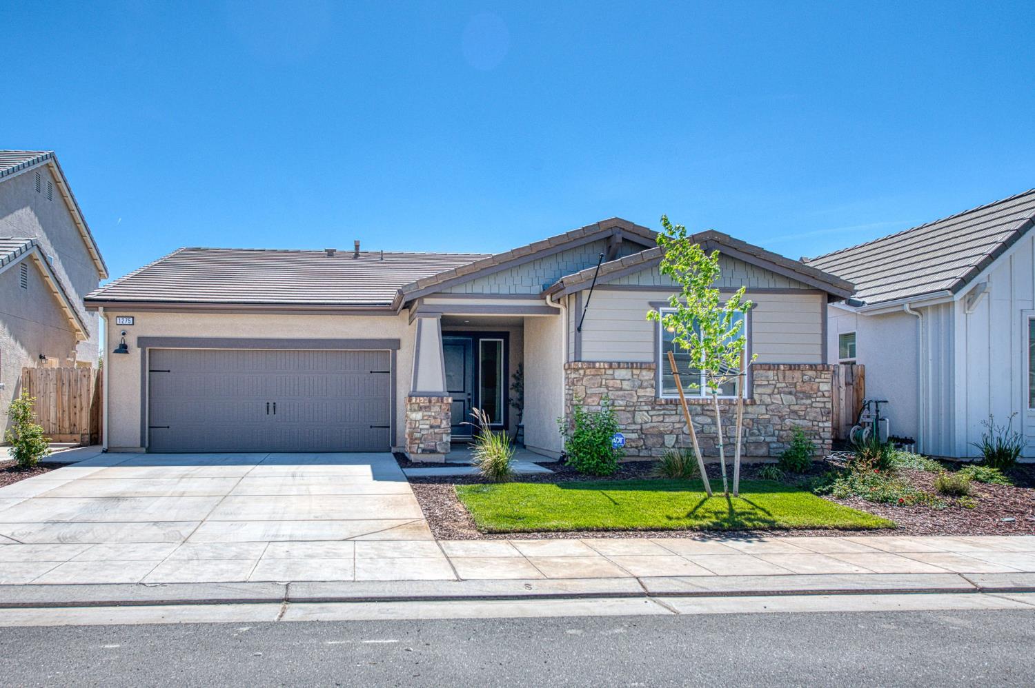 1275 Traverse Dr S, Madera, CA 93636