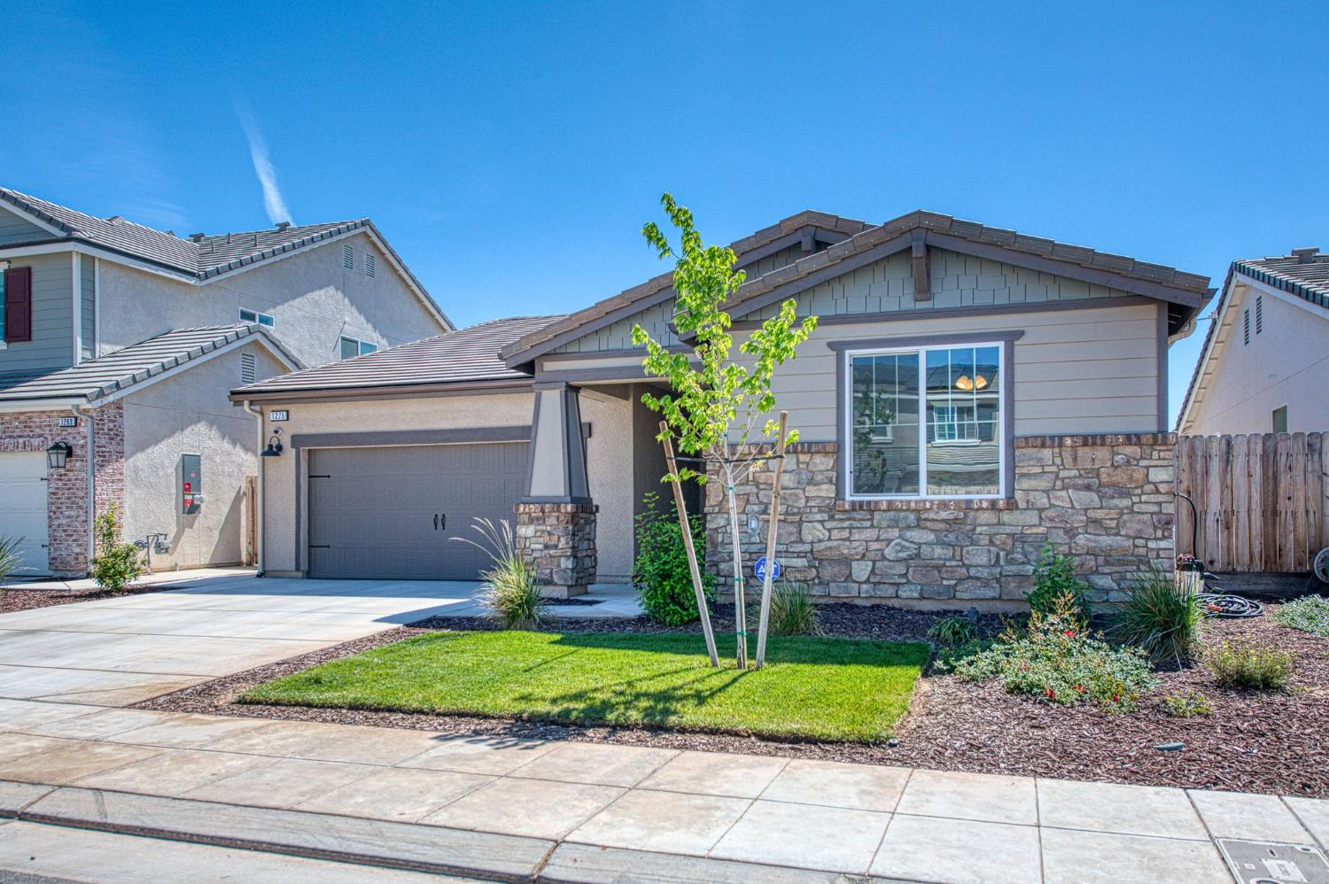 1275 Traverse Dr S, Madera, CA 93636