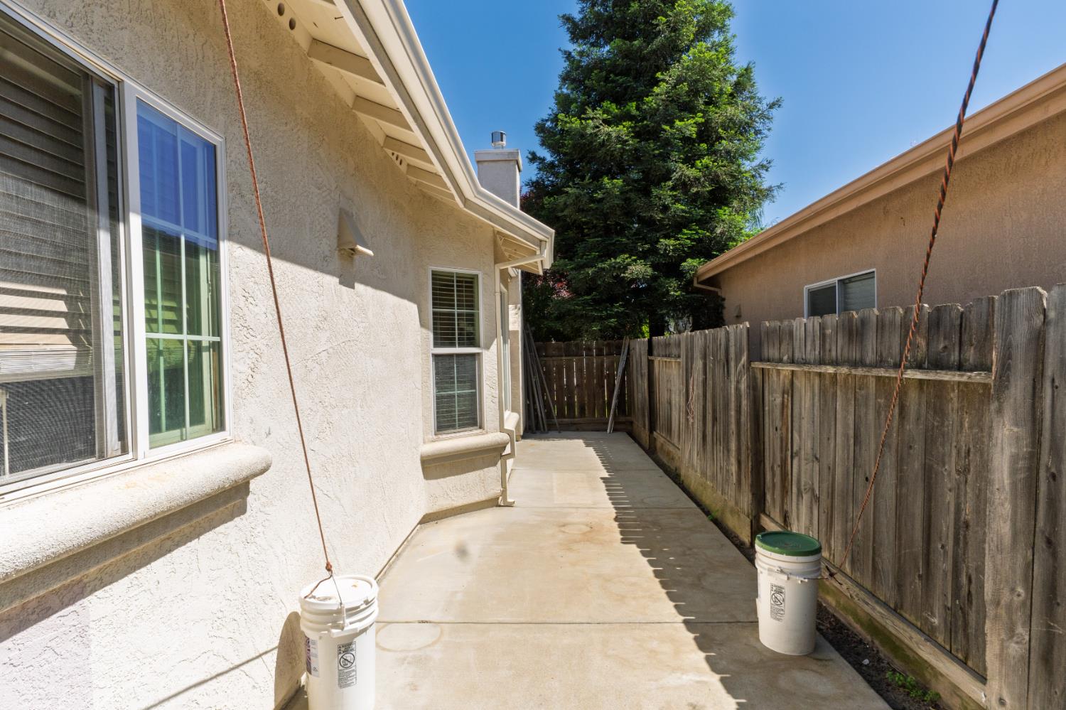 123 Manzanita Ave, Merced, CA 95341