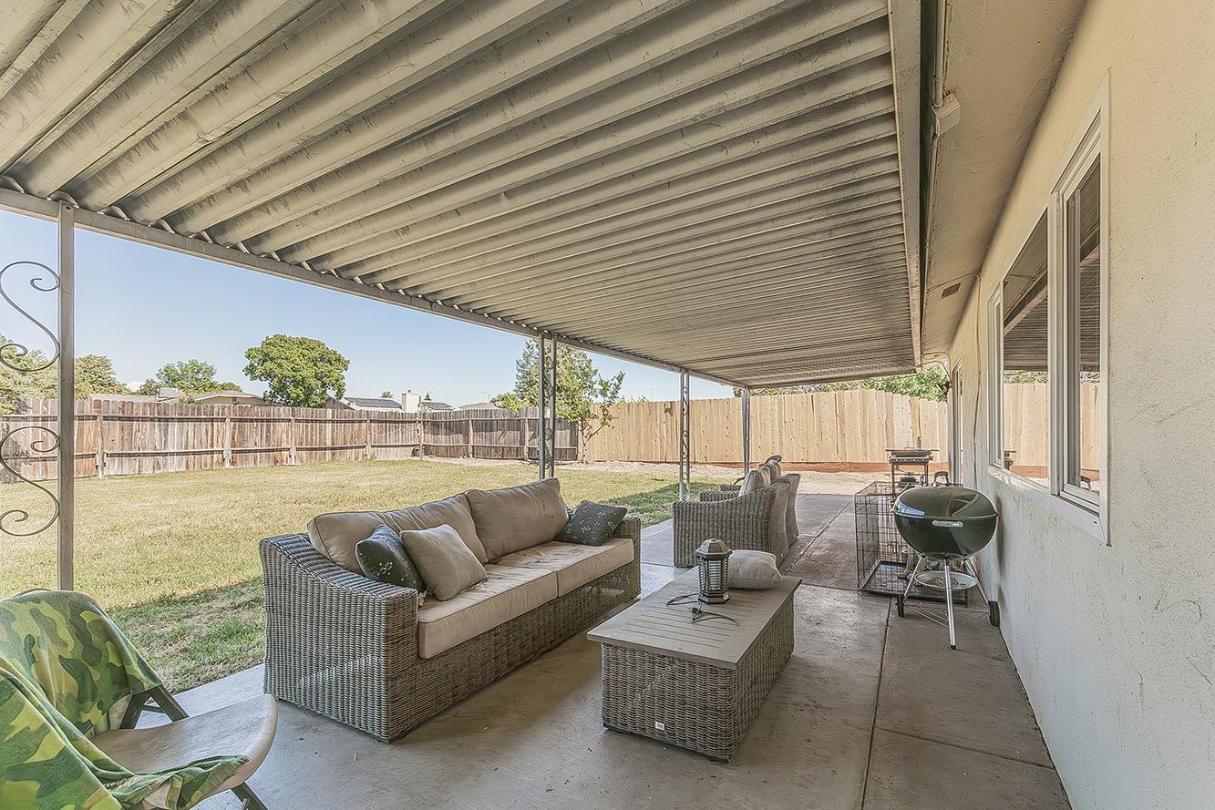 1385 Bernadine Dr, Clovis, CA 93611