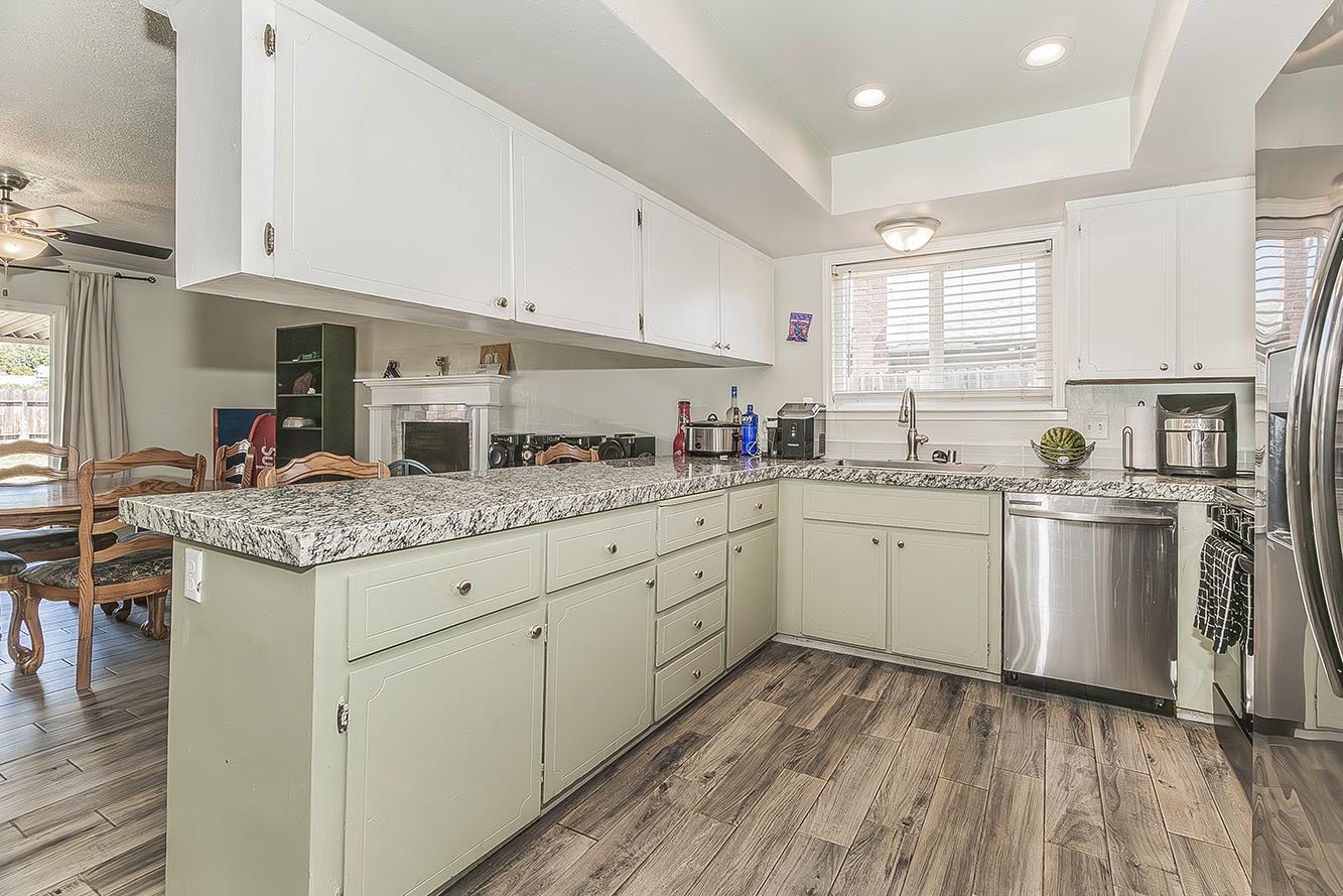 1385 Bernadine Dr, Clovis, CA 93611