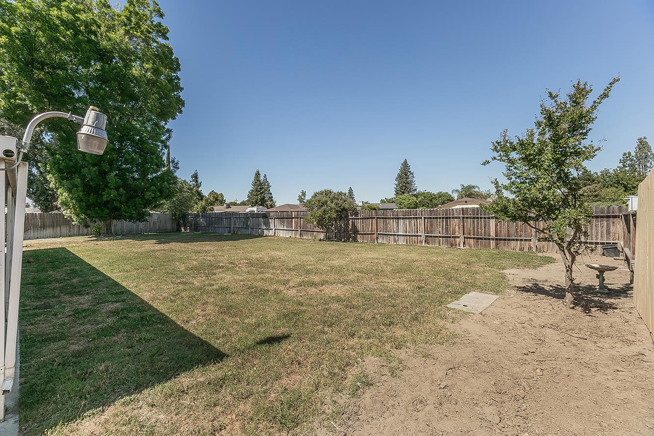1385 Bernadine Dr, Clovis, CA 93611