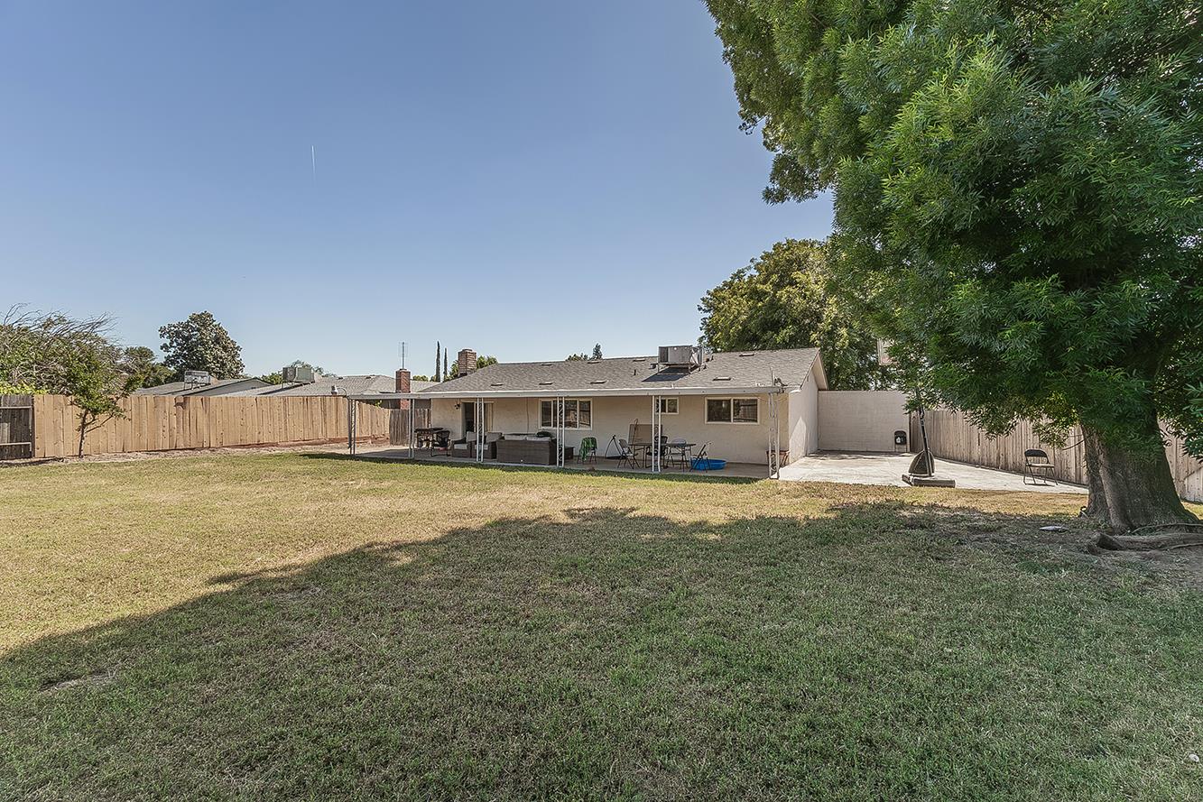 1385 Bernadine Dr, Clovis, CA 93611