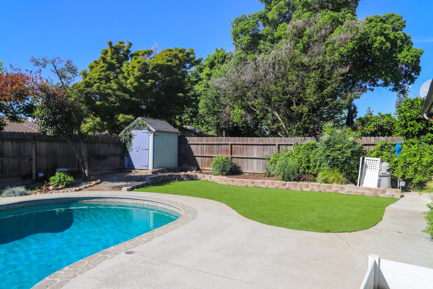 667 E Birch Ave, Fresno, CA 93720