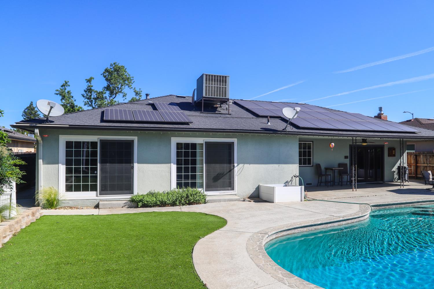 667 E Birch Ave, Fresno, CA 93720