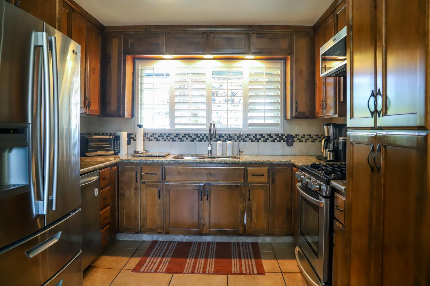 667 E Birch Ave, Fresno, CA 93720